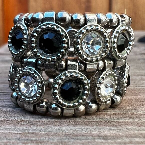 Silver Tone Black Stone Cubic Stretch Elastic Ring Size 8 - Picture 2 of 10